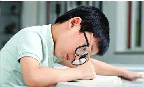 讓青少年近視的“兇手”，除了電子設備，更重要的竟是……(圖3)