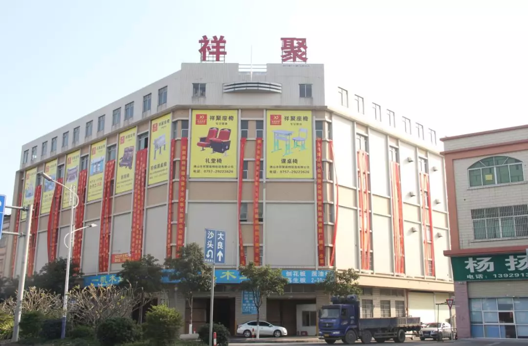 【上海理工大學】階梯教室課桌椅案例分享(圖2)