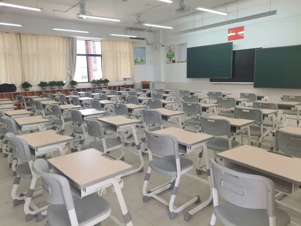 課桌椅如此重要？家長自費給孩子全班換課桌椅！連上2個熱搜！(圖8)