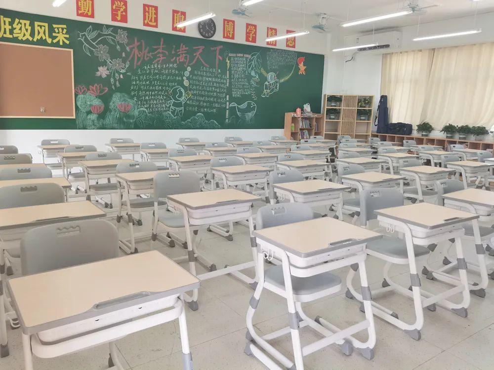 課桌椅如此重要？家長自費給孩子全班換課桌椅！連上2個熱搜！(圖9)